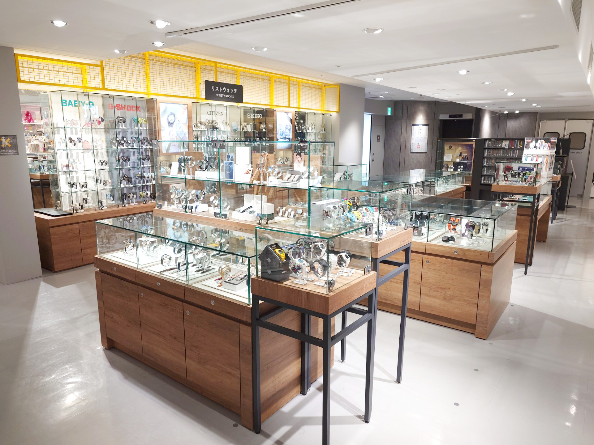 オンタイム 天神ロフト店 | オンタイム・ムーヴ ontime / move 時計