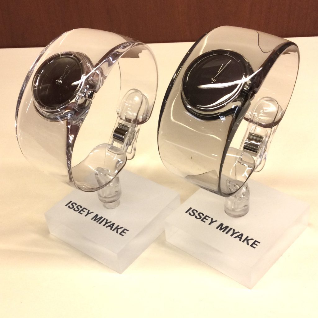 ISSEY MIYAKEイッセイミヤケ クリア 腕時計 稼動品 電池交換済み イッセイミヤケ O オー SILAW001 レディース 電池式 クリア