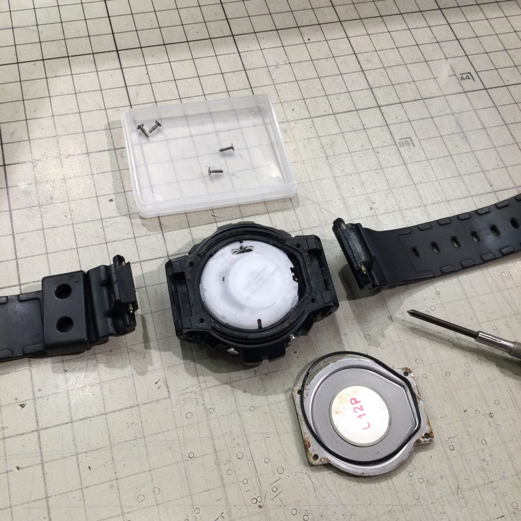 G-SHOCK レッド　時計　電池交換済み G-SHOCK レッド 時計 電池交換済み