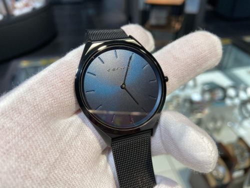 【美品＊限定品＊稼動品】ベーリング　メンズ　腕時計　デイデイト　サファイアガラス 美品＊電池新品】ベーリング メンズ 腕時計 サファイアガラス