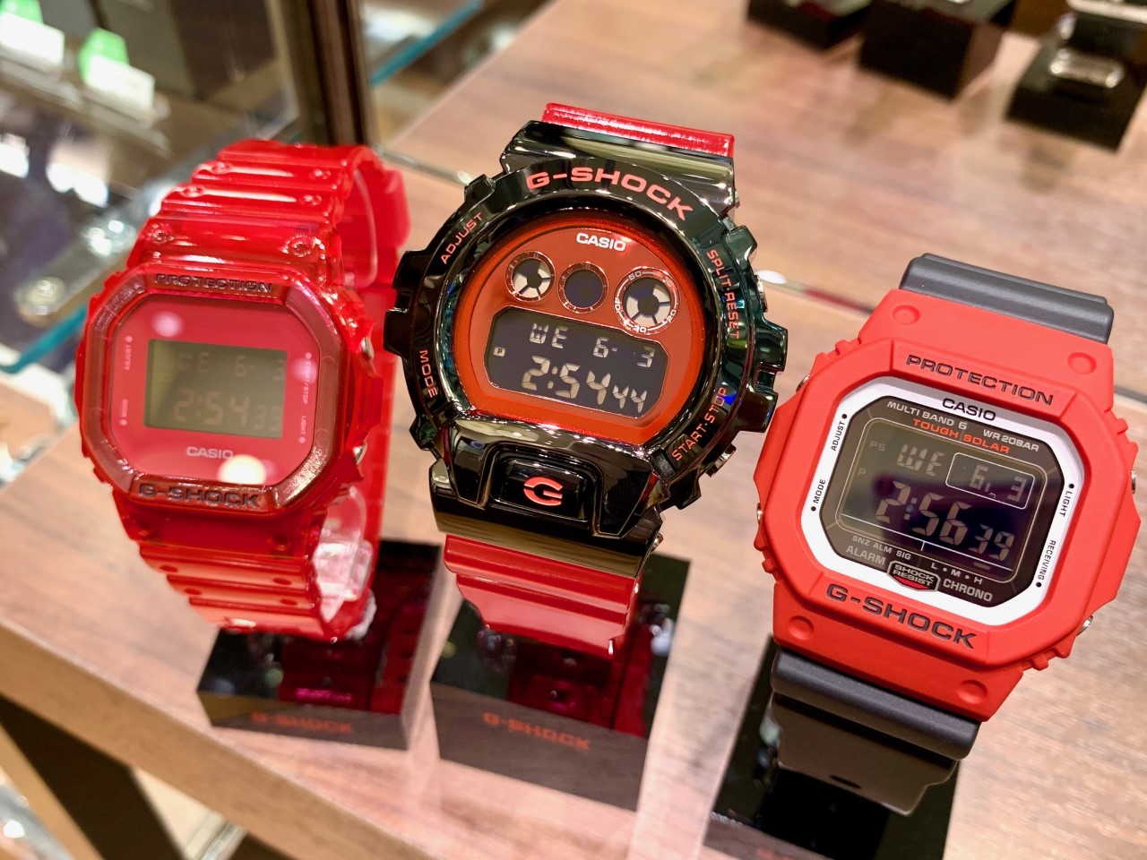 新品同様新品同様G-SHOCK MT-G（黒×赤） 腕時計(アナログ 