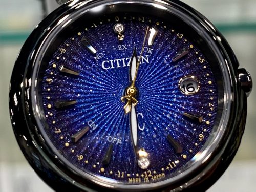 CITIZENのチタニウム技術 50周年記念モデル コズミックブルー